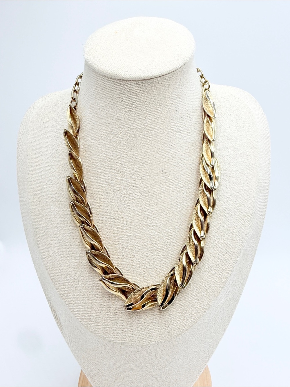 Vintage Gold Tone Leaf Link Statement Necklace Adjustable